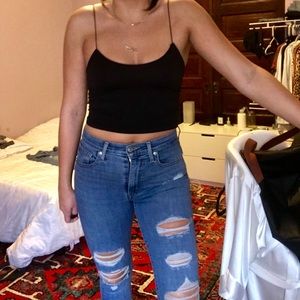 ✧ Levi’s Distressed High Rise ✧